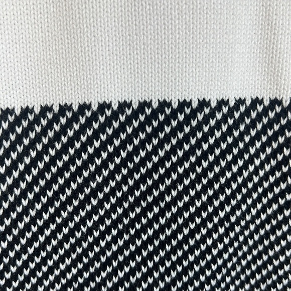 CALVIN KLEIN Black and White LongSleeve Round Neck Pullover Knit Sweater Size M - Picture 5 of 6